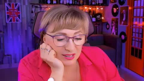 Snapshot of sugarvi chatting on 10.08.25 Vivien online show from 10.08.25