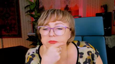 Snapshot of sugarvi chatting on 10.22.25 Vivien online show from 10.22.25