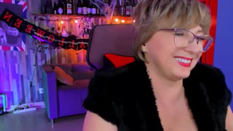 Snapshot of sugarvi chatting on 10.28.25 Vivien online show from 10.28.25