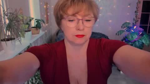 Snapshot of sugarvi chatting on 02.04.26 Vivien online show from 02.04.26