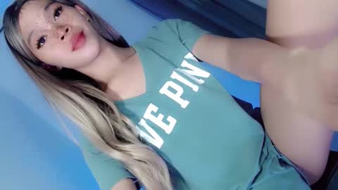 LoveSugar online show from 11.10.25