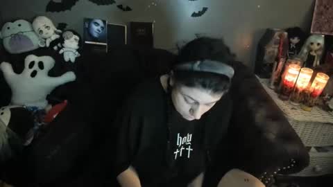 Sugary online show from 12.18.25