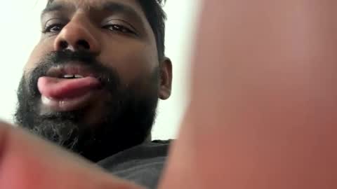 Snapshot of suggnight chatting on 09.24.25 Let me be your knight that saves you online show from 09.24.25