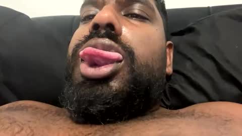 Snapshot of suggnight chatting on 11.20.25 Let me be your knight that saves you online show from 11.20.25