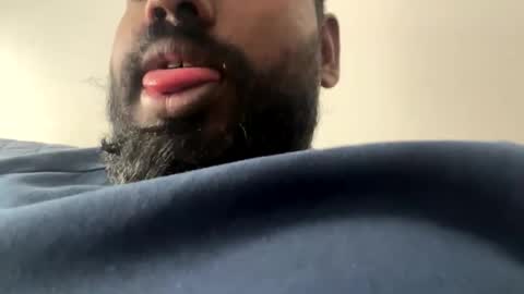 Snapshot of suggnight chatting on 12.01.25 Let me be your knight that saves you online show from 12.01.25