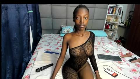 Snapshot of suhaila_suu chatting on 01.06.25 suhaila_suu online show from 01.06.25