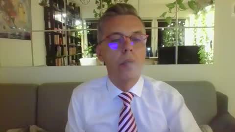 Snapshot of suit_elegant chatting on 09.08.25 Suit tie horny online show from 09.08.25