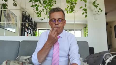 Snapshot of suit_elegant chatting on 07.14.26 Suit tie horny online show from 07.14.26
