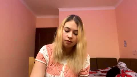 Snapshot of suitejessy chatting on 10.23.25 Elizabeth online show from 10.23.25