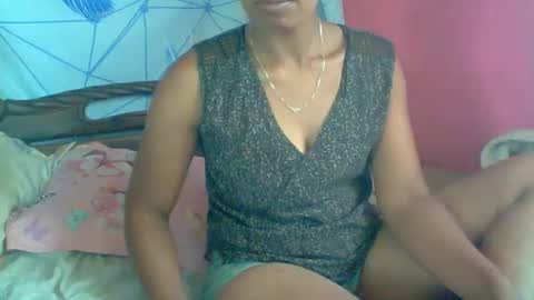 Snapshot of sukietalore chatting on 05.17.26 SukieTalore online show from 05.17.26