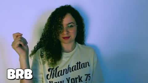 Snapshot of sultrysecrets_ chatting on 10.01.25 Ann online show from 10.01.25