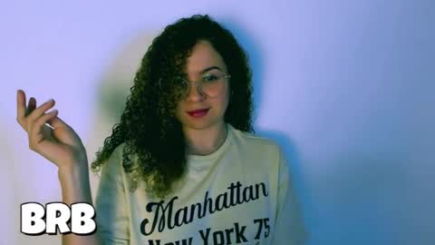 Snapshot of sultrysecrets_ chatting on 10.07.25 Ann online show from 10.07.25