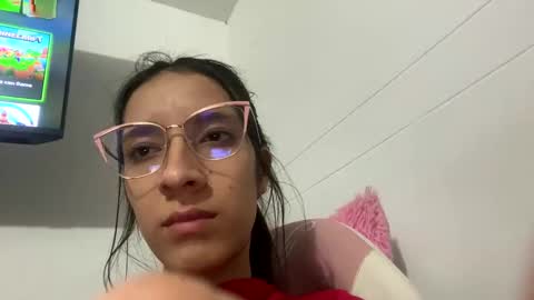 Snapshot of sulyrouse chatting on 01.02.25 suly online show from 01.02.25