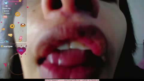 Snapshot of summer__xo chatting on 10.17.25 Summer online show from 10.17.25