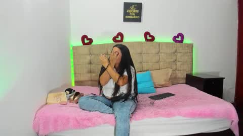 summer_girls01 online show from 10.11.25