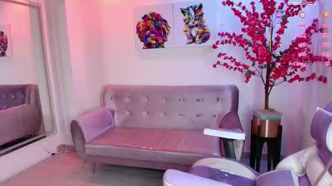 Snapshot of summer_miller chatting on 10.22.25 summer_miller online show from 10.22.25