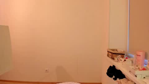 Summer Preston online show from 12.19.24