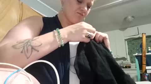 Snapshot of summerdivine69 chatting on 10.12.25 Summer Divine online show from 10.12.25