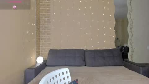 Snapshot of sun4ox chatting on 10.10.25 Zoya online show from 10.10.25