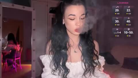 Miss Nelly online show from 12.17.25