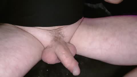 Snapshot of sundicksun chatting on 10.08.25 s online show from 10.08.25