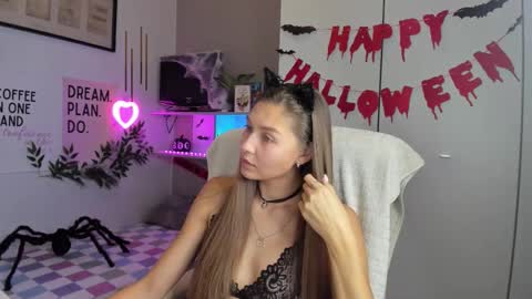 Sofia online show from 10.23.25