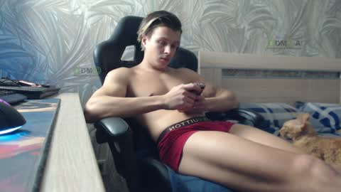 Snapshot of sunny1girl chatting on 01.08.25 Alice and Sergey online show from 01.08.25
