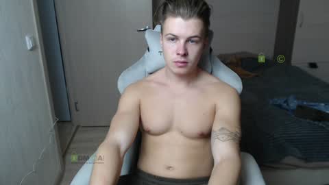 Snapshot of sunny1girl chatting on 01.28.25 Alice and Sergey online show from 01.28.25