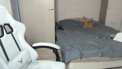 Snapshot of sunny1girl chatting on 02.01.25 Alice and Sergey online show from 02.01.25