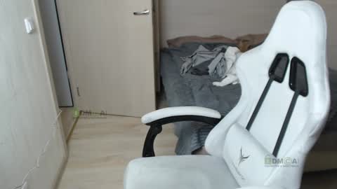Snapshot of sunny1girl chatting on 02.03.25 Alice and Sergey online show from 02.03.25