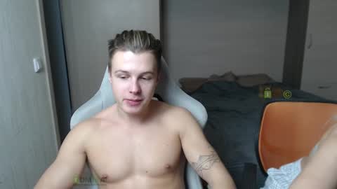 Snapshot of sunny1girl chatting on 02.12.25 Alice and Sergey online show from 02.12.25