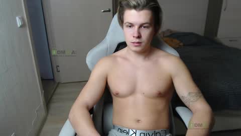 Snapshot of sunny1girl chatting on 03.05.25 Alice and Sergey online show from 03.05.25