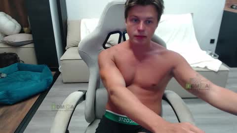 Snapshot of sunny1girl chatting on 09.20.25 Alice and Sergey online show from 09.20.25
