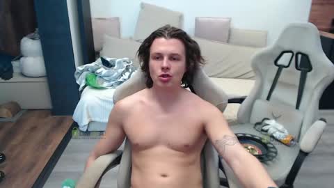 Snapshot of sunny1girl chatting on 05.15.26 Alice and Sergey online show from 05.15.26