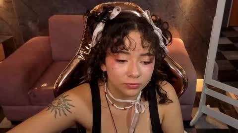 Snapshot of sunny2_b chatting on 11.07.25 sunny2_b online show from 11.07.25