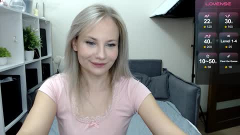 Naomi online show from 09.20.25