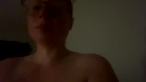 Snapshot of sunny_clementine chatting on 10.27.25 Sunny Clementine online show from 10.27.25