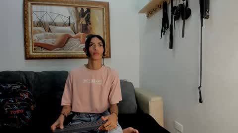 Snapshot of sunny_os chatting on 12.23.25 Sunny online show from 12.23.25