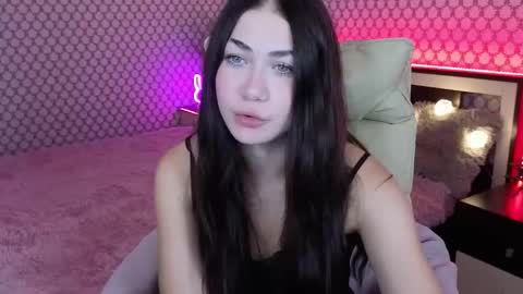 Snapshot of sunny_sweetyy chatting on 09.25.25 S U N N Y online show from 09.25.25