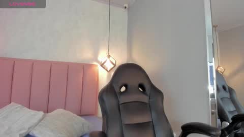  S U N N Y online show from 10.21.25