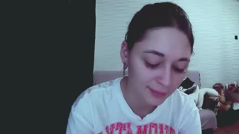 SunnyGirlNicole online show from 10.18.25