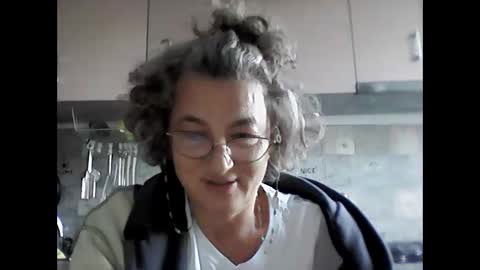 sunnylarrah11 online show from 09.14.25