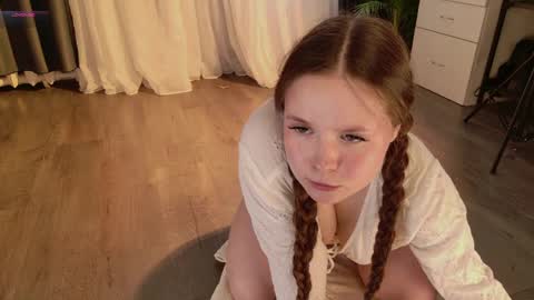 Snapshot of sunnyrisha chatting on 05.26.26 Risha online show from 05.26.26