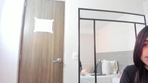 sunnywhitee online show from 09.12.25