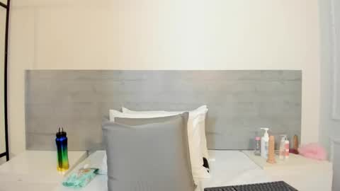 sunnywhitee online show from 01.05.26