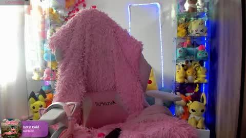 Snapshot of sunofureku_melody chatting on 02.12.25 RAVENCLAU GIRL online show from 02.12.25