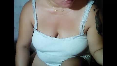 Snapshot of sunshine_38 chatting on 10.16.25 sunshine_38 online show from 10.16.25