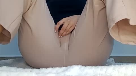 Snapshot of sunshine_days chatting on 02.24.26 Annie online show from 02.24.26