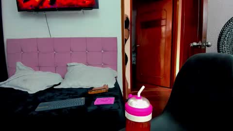 Snapshot of sunshine_uwu22 chatting on 10.02.25 Andrea Rodriguez online show from 10.02.25