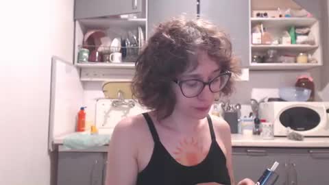 Snapshot of sunshinehella chatting on 06.26.26 Hella online show from 06.26.26